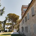 Mit Mezzanin Und Schwimmbad- In Einem In Den Huegeln By Interhome Pesaro