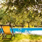 Mit Mezzanin Und Schwimmbad- In Einem In Den Huegeln By Interhome Apartment Pesaro