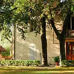 Apartment Mit Mezzanin Und Schwimmbad- In Einem In Den Huegeln By Interhome