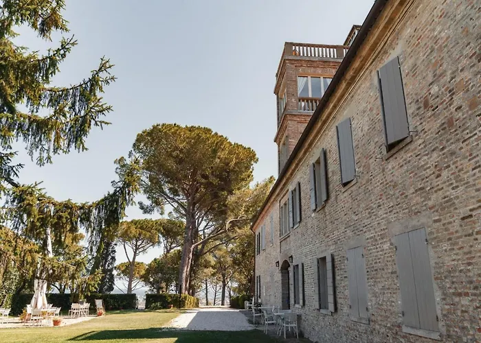 Mit Mezzanin Und Schwimmbad- In Einem In Den Huegeln By Interhome Pesaro